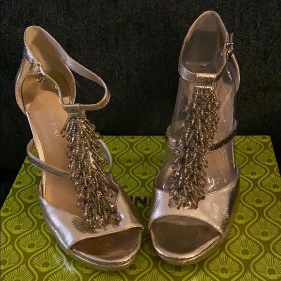 Gold High Heel Shoes - Picture 5 of 5